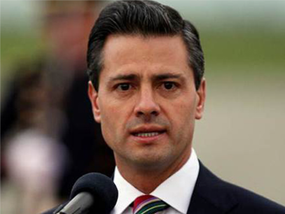Continúa reunión de padres de estudiantes desaparecidos con Peña Nieto