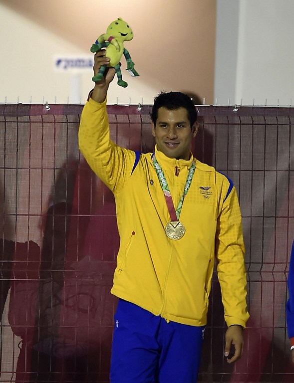 Colombiano Pinzón y venezolano Claverie marcan récords en cierre de natación de Veracruz-2014