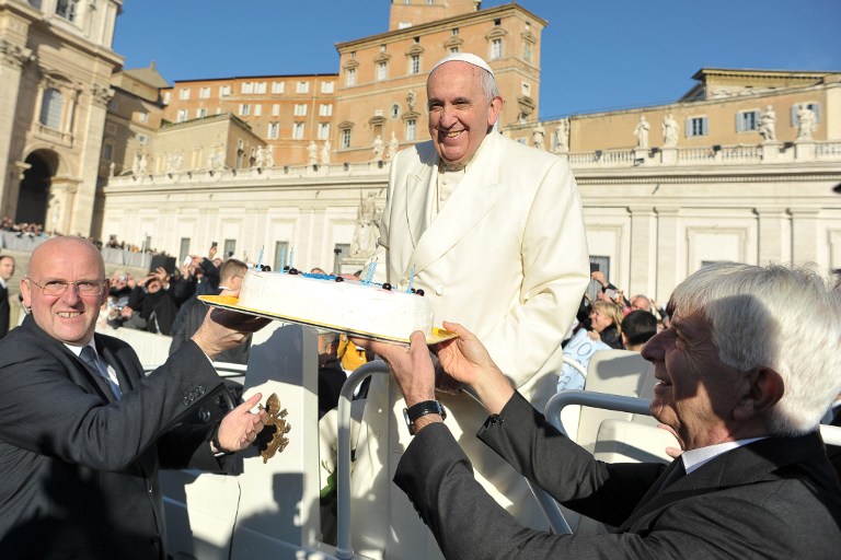 Un tango gigante en el Vaticano para el cumpleaños del papa Francisco