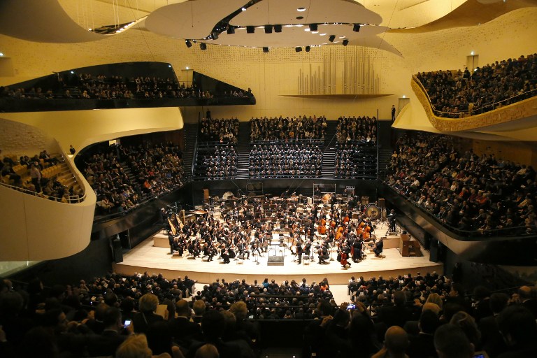 Inaugurada la sala Filarmónica de París una semana después de los atentados