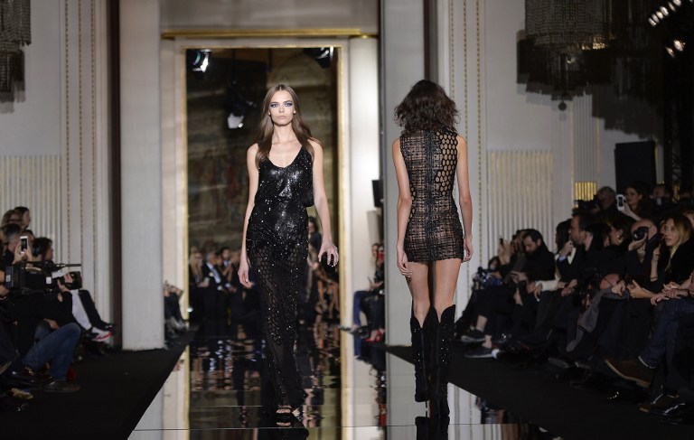 Versace abrió la temporada de la alta costura en París
