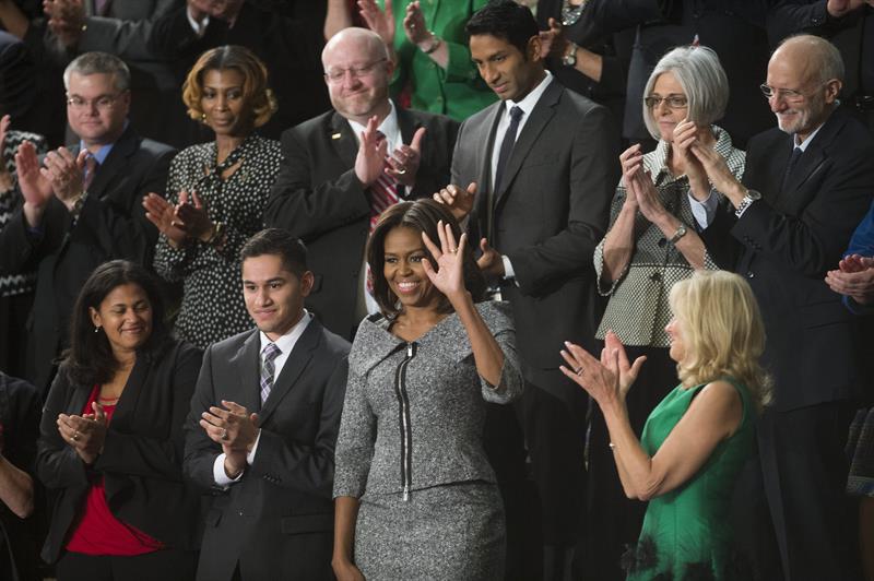 Michelle elige un traje de Michael Kors para el discurso del presidente Obama