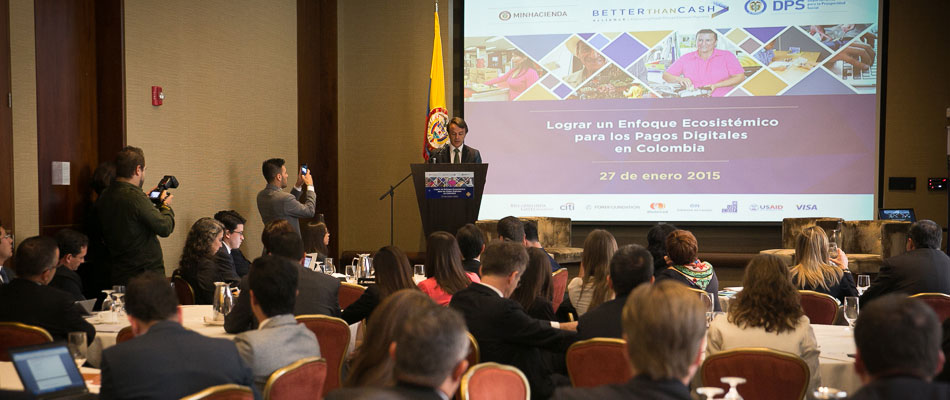 Gobierno está comprometido con implementación de estrategias para reducir el uso del efectivo: Viceministro de Hacienda