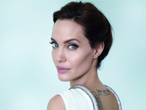 Angelina Jolie: “El matrimonio es distinto… Es agradable ser marido y mujer”, en VANITYFAIR