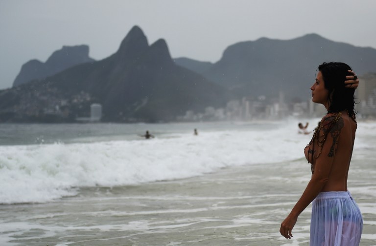 Uruguayos y Brasileños acuden a las playas para rendir culto a Iemanjá