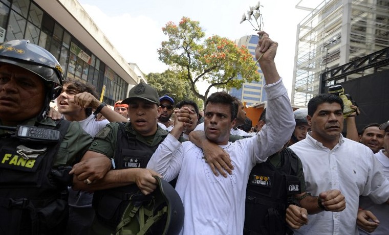 Archivo. Leopoldo Lopez, febrero 18, 2014. AFP PHOTO / JUAN BARRETO