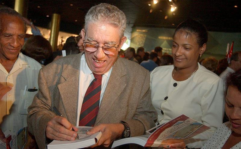 Fallece periodista cubano Luis Báez, autor de libros sobre Fidel Castro