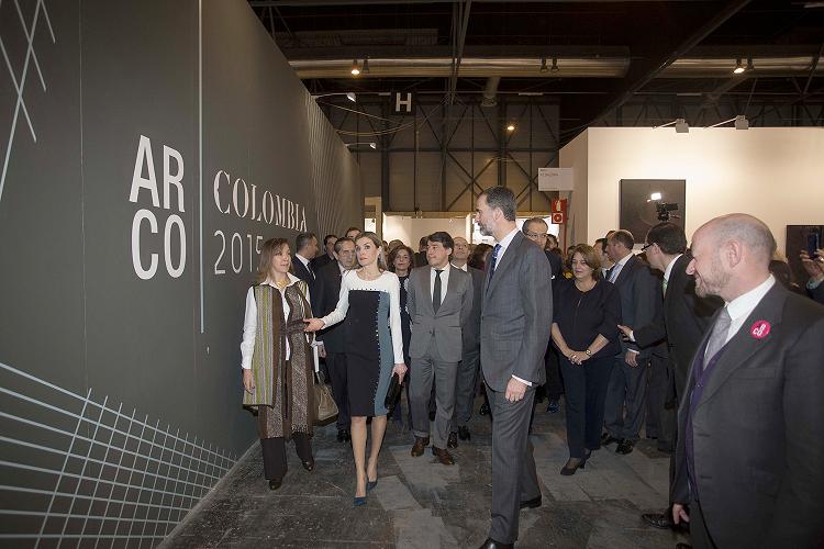 Los Reyes de España visitaron el Pabellón de ArcoColombia durante la inauguración oficial de ARCOmadrid 2015