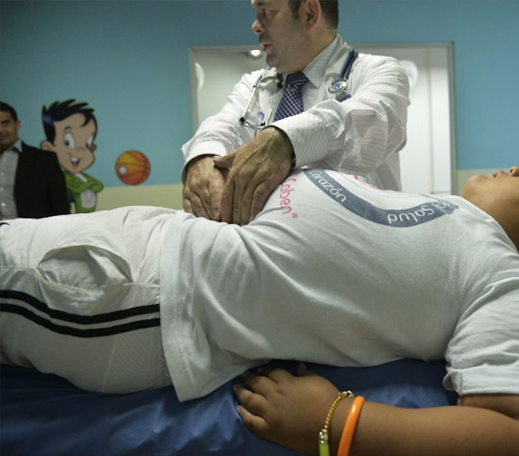 Niña de 8 años y 90 kilos será tratada por equipo multidiciplinario en Colombia