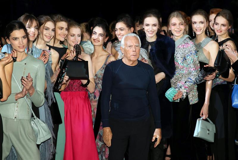 Mujeres con pantalones, protagonistas de Armani en cierre de la Moda de Milán