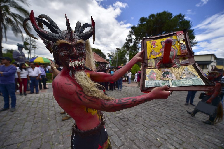 El diablo reina en un poblado de Ecuador en Viernes Santo