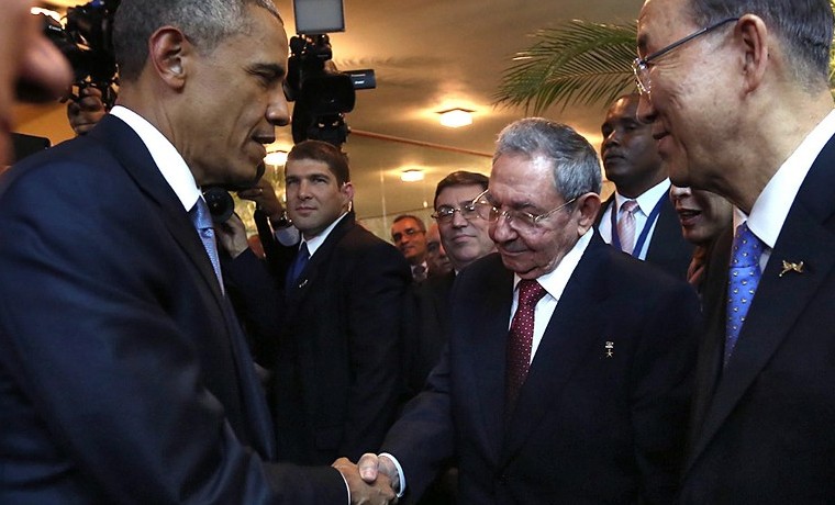 Obama y Raúl Castro se estrecharon la mano en histórica Cumbre de las Américas