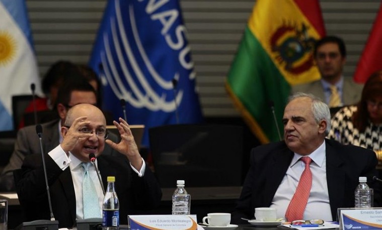 Samper sugiere fuerza de paz suramericana para fin del conflicto