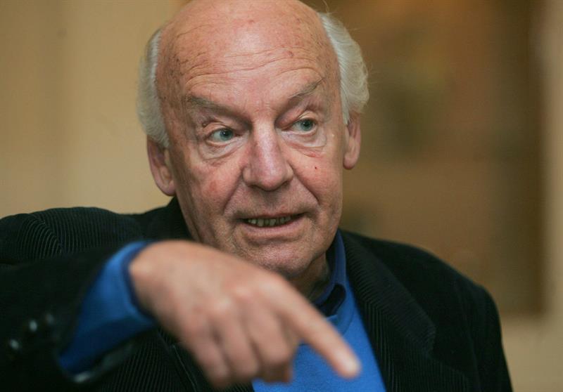 La política y las letras se unen para despedir con honores a Eduardo Galeano