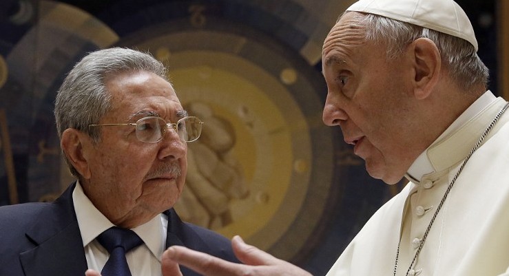 Raúl Castro agradece al papa su mediación con EU