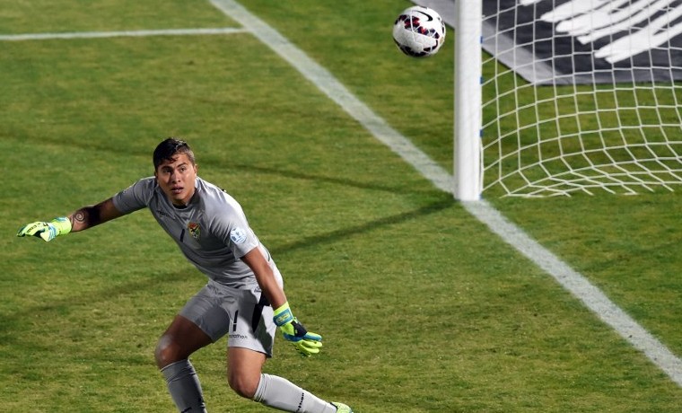 Chile golea a Bolivia para quedarse con el Grupo A de la Copa América-2015