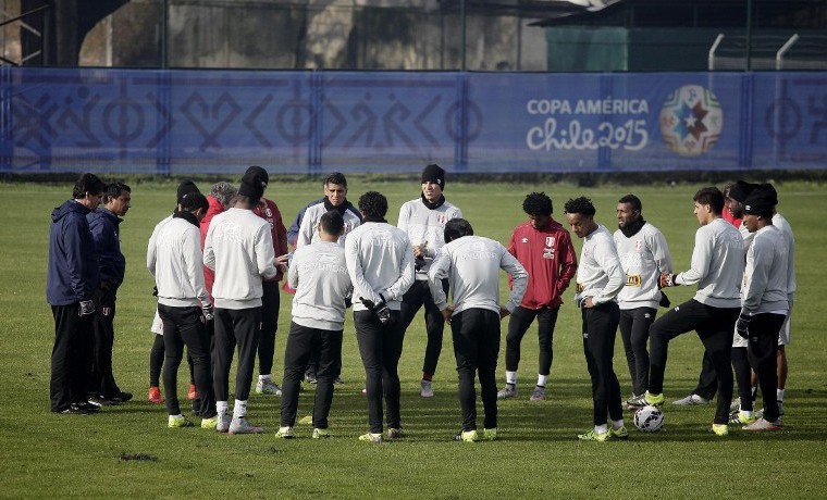 Los inesperados Bolivia y Perú por un boleto a semis con el anfitrión en Copa América