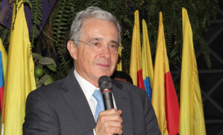 “Las Farc están dosificando al Gobierno Nacional”: Uribe