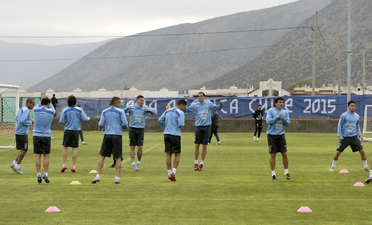 El Campeón Uruguay defiende su cetro ante Chile, un serio aspirante