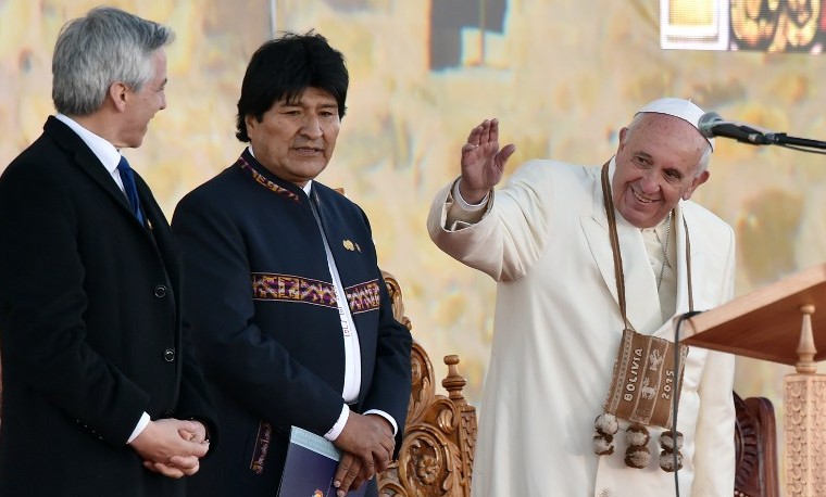 Papa Francisco llega a Bolivia en segunda escala de gira sudamericana