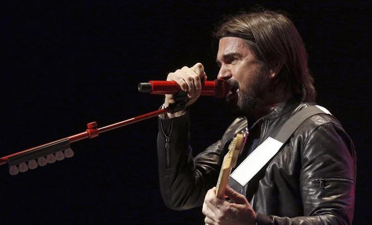 Juanes inunda de energía el Teatro Real de Madrid