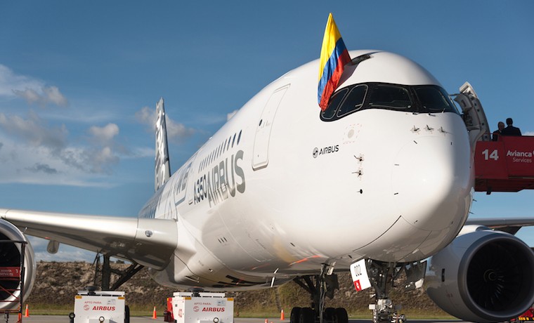 El nuevo A350 XWB visitó Colombia por primera vez