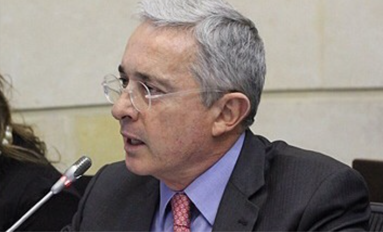 ¡Hombre, una vida es muy grave!: expresidente Uribe