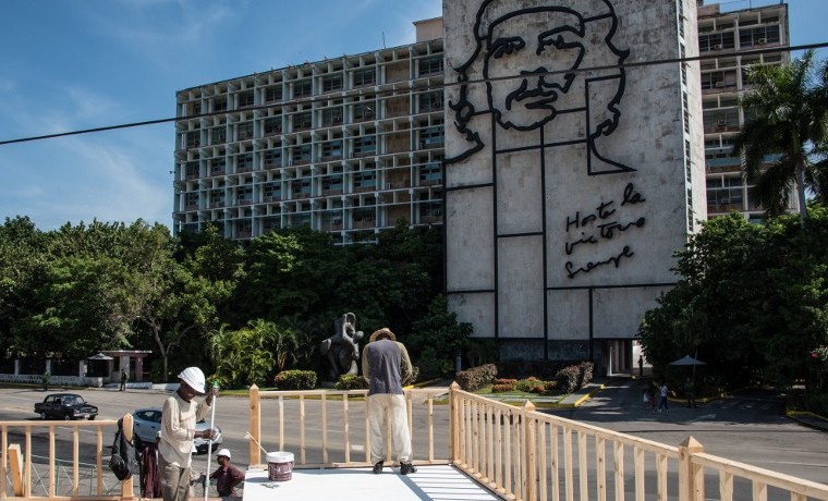 El Papa tendrá al Che Guevara a su izquierda en misa en La Habana