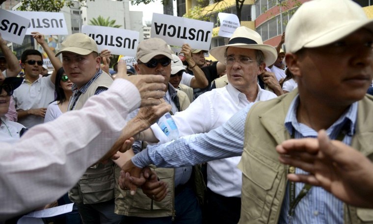 Uribismo lidera marchas contra el gobierno del Presidente Santos en Colombia