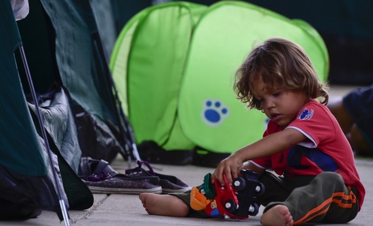 Más de 1.000 niños sufren “ruptura familiar” en Colombia por crisis con Venezuela