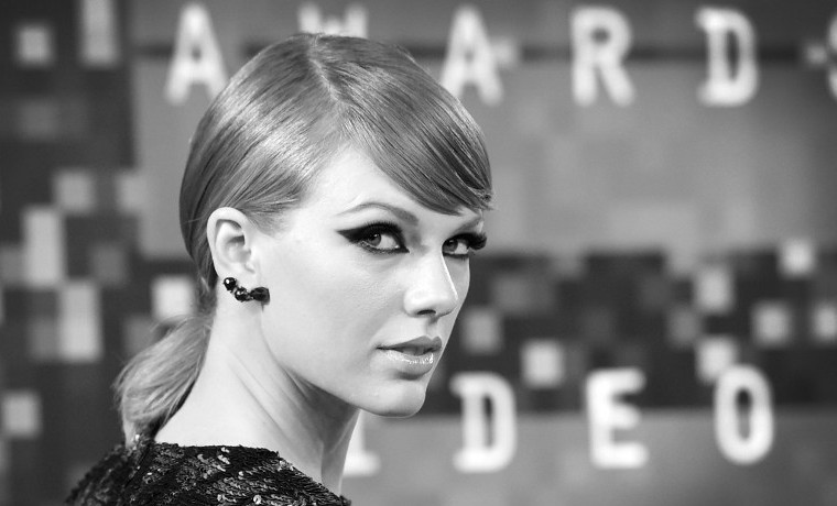 Taylor Swift reina en los MTV junto a Kanye West, futuro candidato presidencial