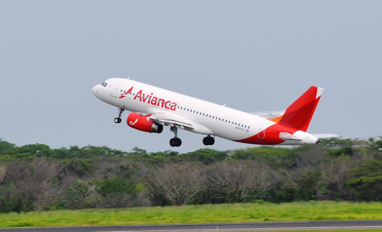 Avianca reduce la tarifa de los vuelos hacia 25 destinos en Colombia