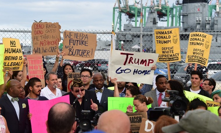 “Que construya los muros que quiera, no tenemos miedo”: Latinos contra Trump