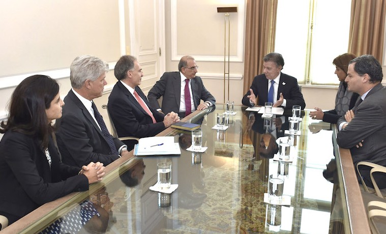Presidente Santos pide acelerar la negociación con las FARC