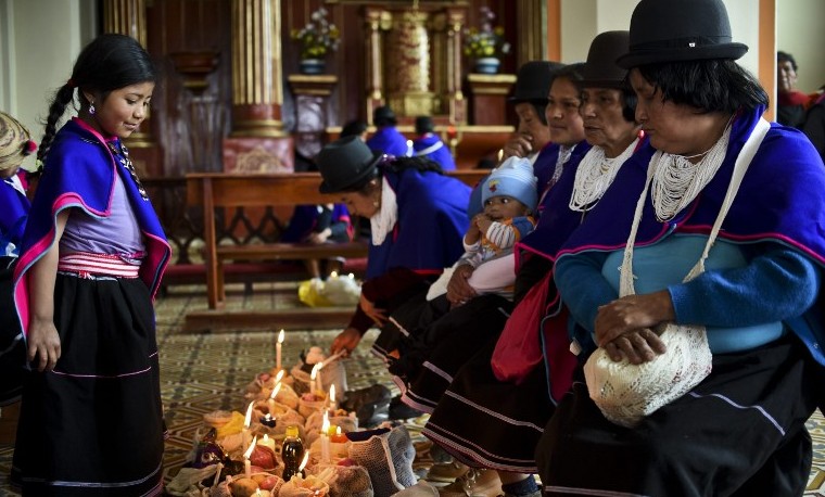 En Colombia, los indígenas misak honran a sus muertos y el año nuevo
