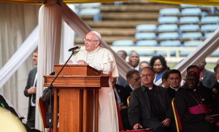 El papa denuncia la arrogancia de los hombres y el desprecio a las mujeres