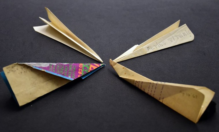 Nueva York vista por aviones… de papel, recolectados por el excéntrico Harry Smith