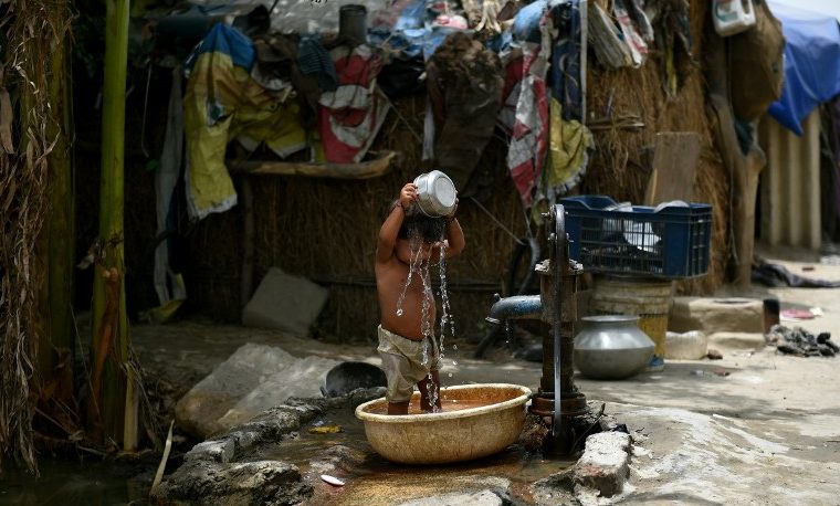 Millones de personas carecen de agua potable en el hogar