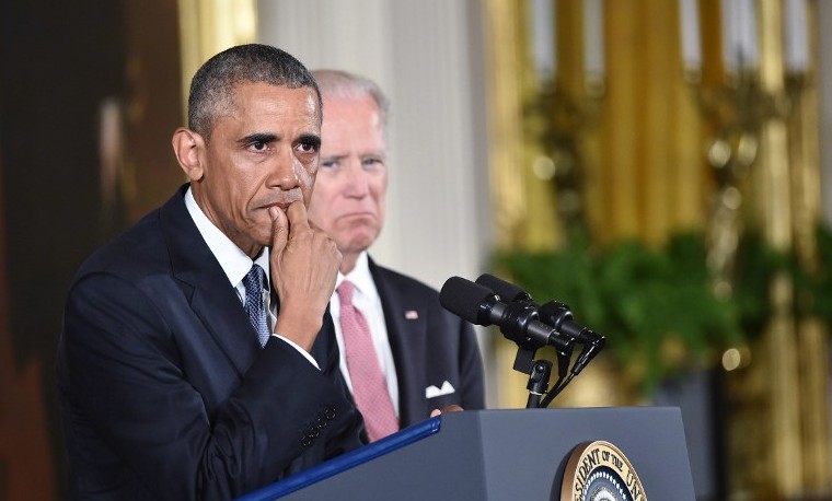 Obama, en lágrimas, pide “urgencia” en el control de armas en EEUU