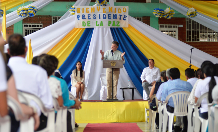 “Todos los alcaldes y gobernadores serán los responsables de la transición hacia la paz”, Santos