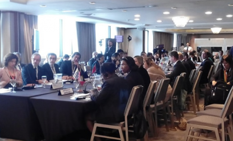 Delegados asistentes a la Tercera Reunión del Comité de Negociación del Acuerdo Regional sobre el Principio 10, que se realizó en Uruguay. Foto: cortesía Ministerio de Vivienda, Ordenamiento Territorial y Medio Ambiente de Uruguay