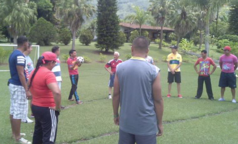 Víctimas del conflicto colombiano encuentran en el fútbol el camino de la paz