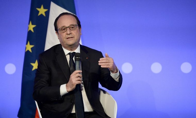 Presidente Francois Hollande en conferencia de prensa, mayo 2, 2016. / AFP PHOTO / POOL / STEPHANE DE SAKUTIN
