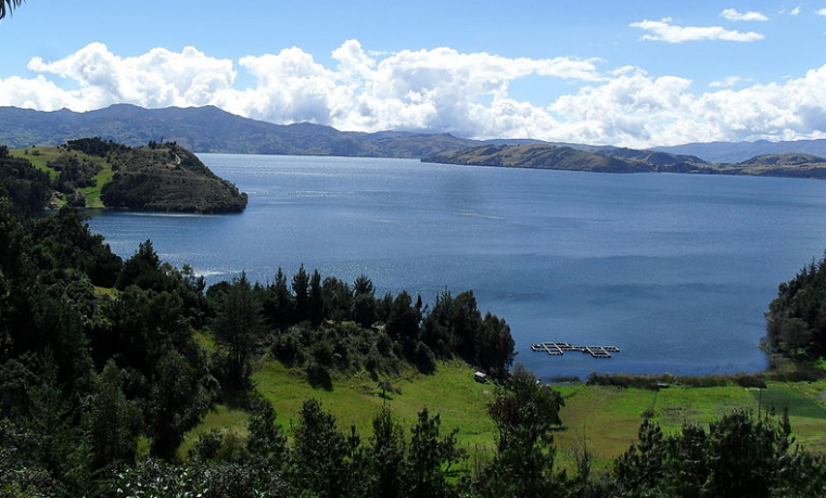 Segundo lago más alto de Sudamérica está en riesgo por culpa de fertilizantes