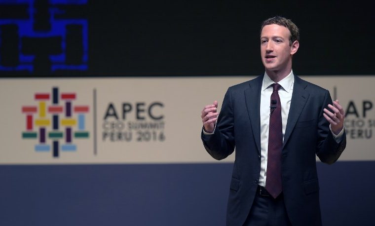 En tiempos de Trump, Mark Zuckerberg pide a líderes mantener “conectado” al mundo