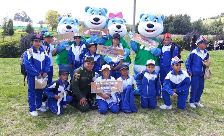 Grupo Familia inaugura aula de capacitación ambiental y el observatorio de aves en el Humedal La Tingua Bogotana