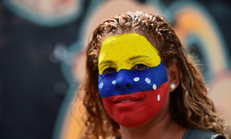 Tragedia en Venezuela, indiferencia en Colombia