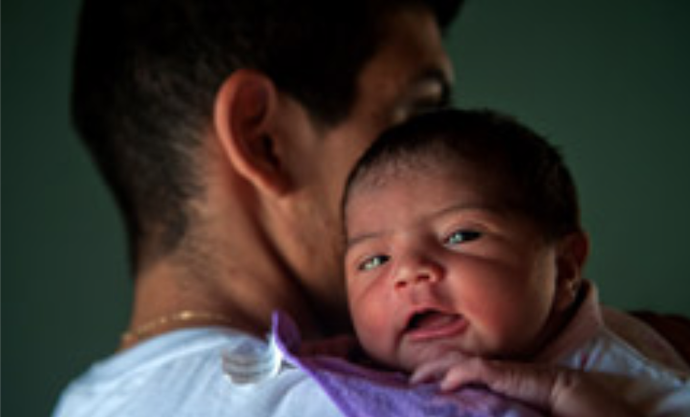 Más de la mitad de los niños pequeños no juegan o realizan actividades de aprendizaje temprano con su padre